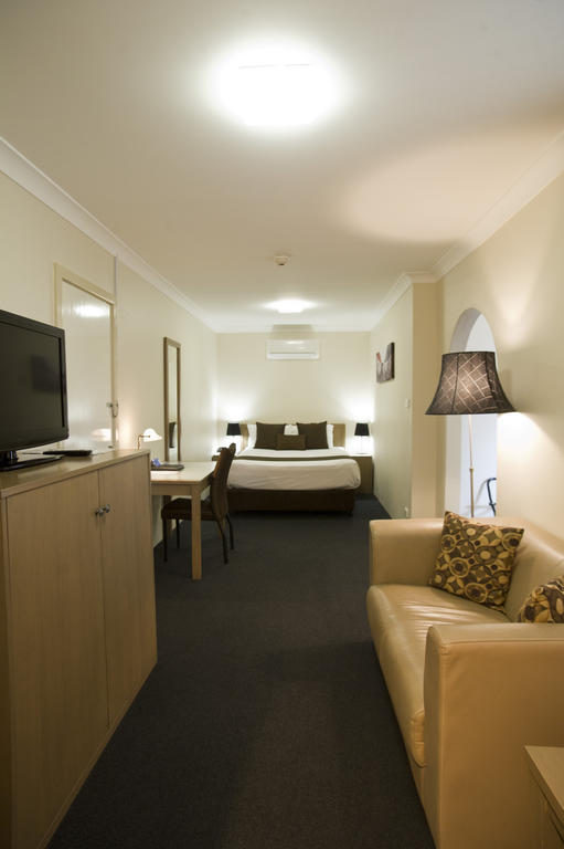 Noah'S Mid City Motor Inn Масуэллбрук Экстерьер фото