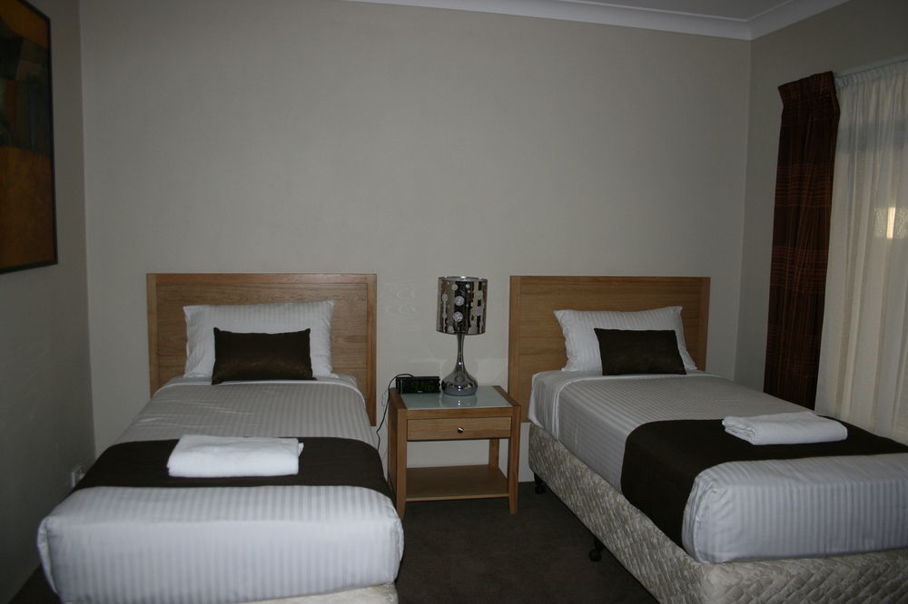 Noah'S Mid City Motor Inn Масуэллбрук Экстерьер фото